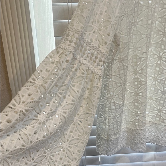 Chic Cream Lace Blouse for Women - Picture 3 of 5